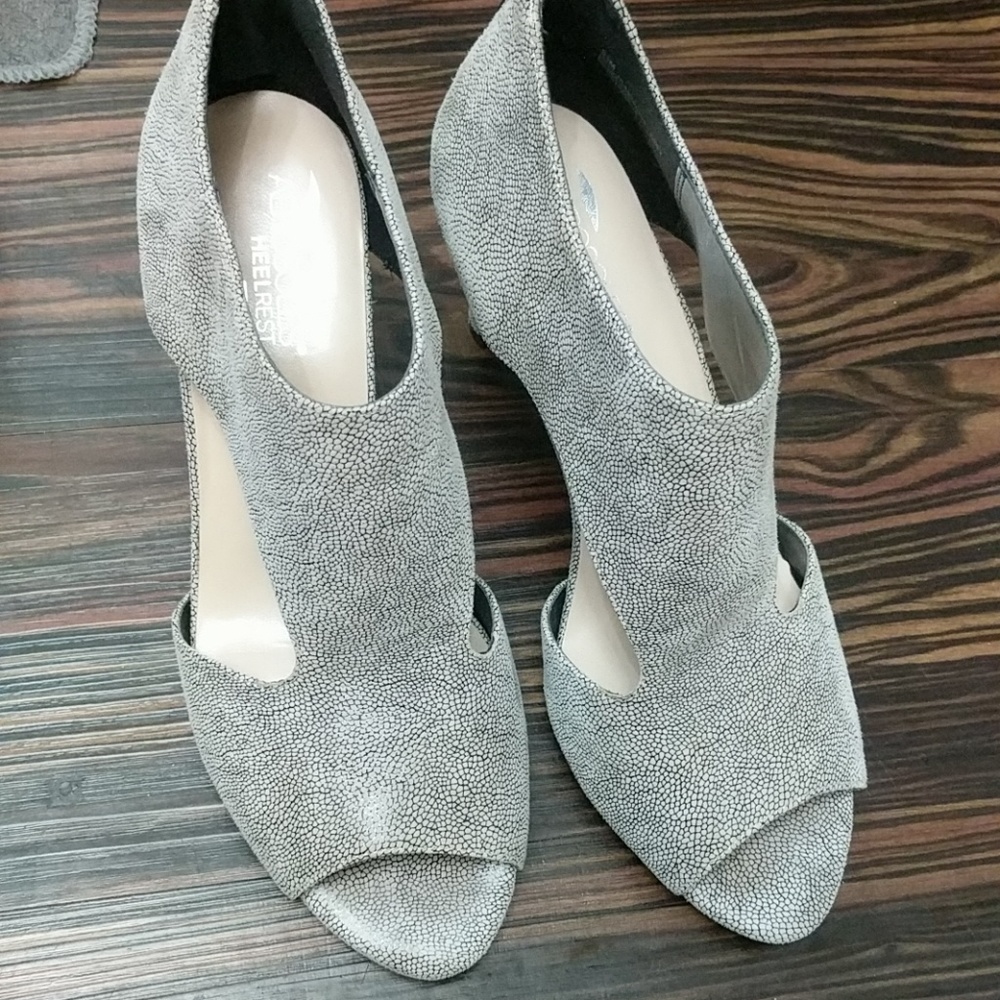 Aerosoles women's Glamourous Gray Dress pump